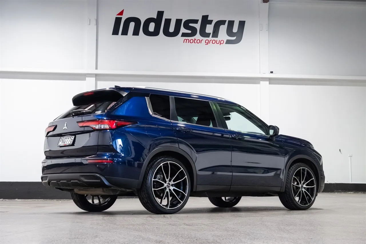 2022 Mitsubishi Outlander LS 2.5P/4WD/CVT