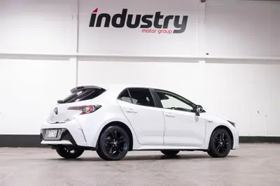 2021 Toyota Corolla SX Hybrid photo 3