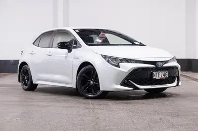 2021 Toyota Corolla SX Hybrid photo 1