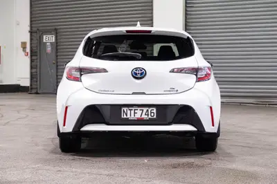 2021 Toyota Corolla SX Hybrid photo 9