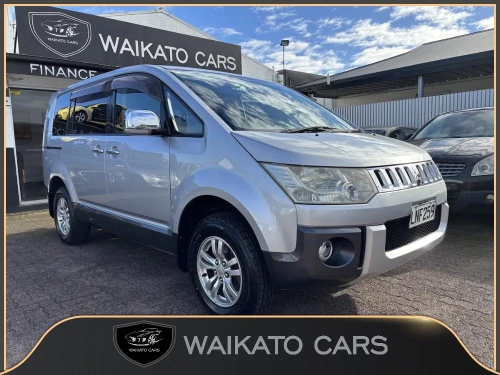 2011 Mitsubishi Delica D5