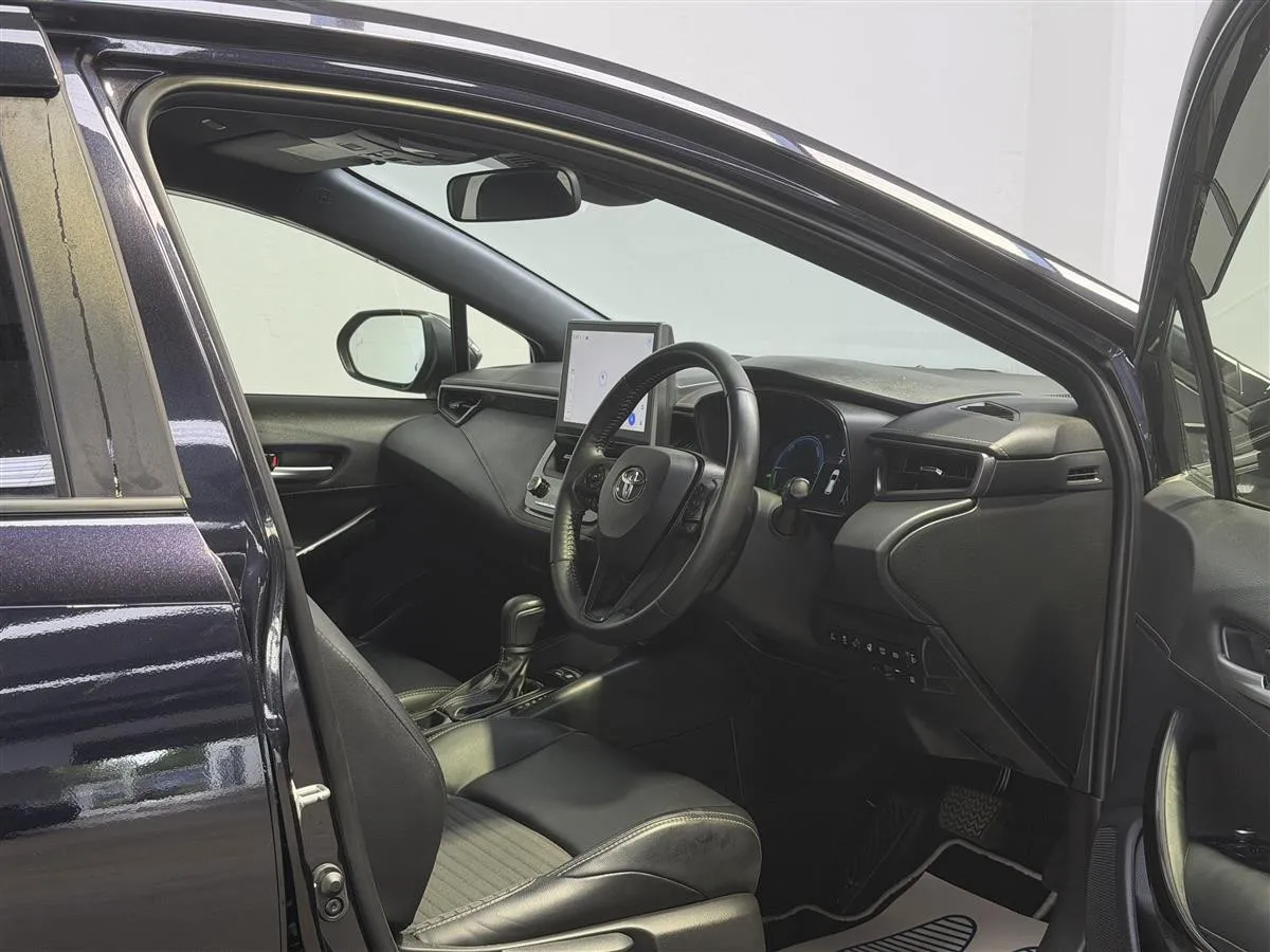 2023 Toyota Corolla Touring Hybrid WXB Seats Heated Station