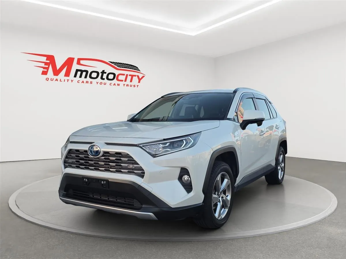 2019 Toyota RAV4 , G Pack, Leather Heated Seats, Radar Cruise, photo 7 of 20