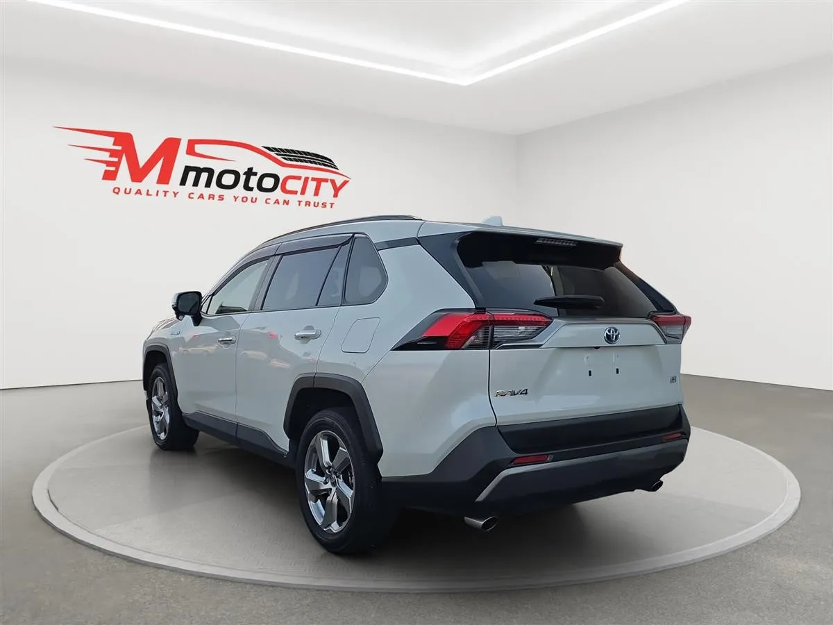 2019 Toyota RAV4 , G Pack, Leather Heated Seats, Radar Cruise, photo 5 of 20