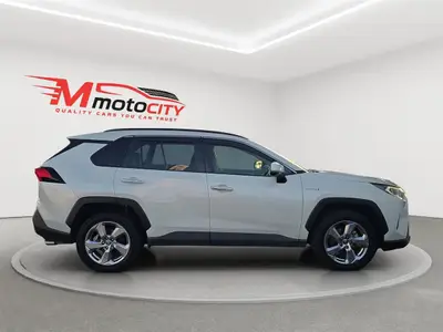 2019 Toyota RAV4 , G Pack, Leather Heated Seats, Radar Cruise RV/ photo 2