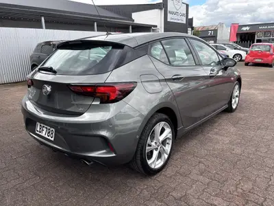 2017 Holden Astra RS 1.6PT/6AT photo 4