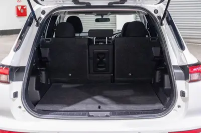 2022 Mitsubishi Outlander LS PHEV photo 18