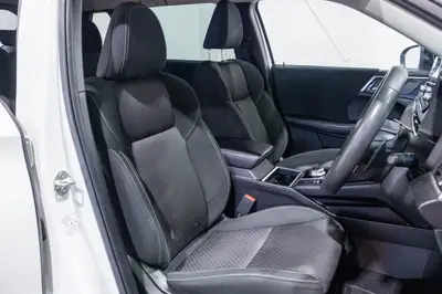 2022 Mitsubishi Outlander LS PHEV photo 29