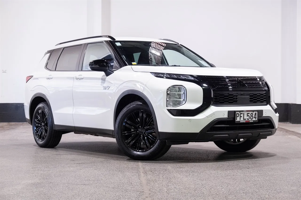 2022 Mitsubishi Outlander LS PHEV