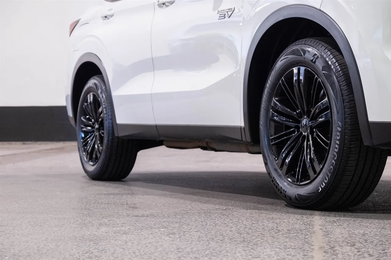 2022 Mitsubishi Outlander LS PHEV