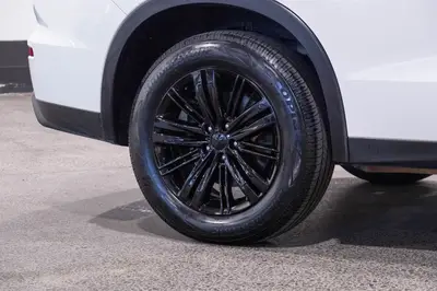 2022 Mitsubishi Outlander LS PHEV photo 17