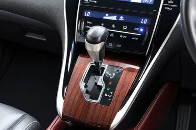 2019 Toyota Harrier HYBRID photo 17