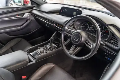 2019 Mazda 3 END OF Month Special - Hybrid top spec photo 4