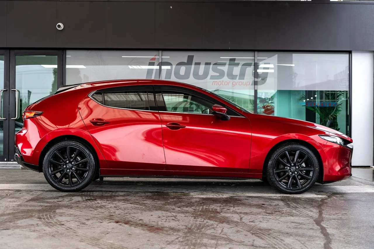 2019 Mazda 3 END OF Month Special - Hybrid top spec