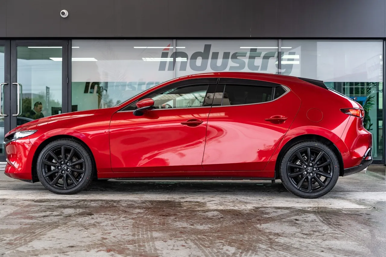 2019 Mazda 3 END OF Month Special - Hybrid top spec