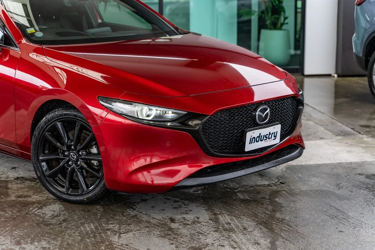 2019 Mazda 3 END OF Month Special - Hybrid top spec