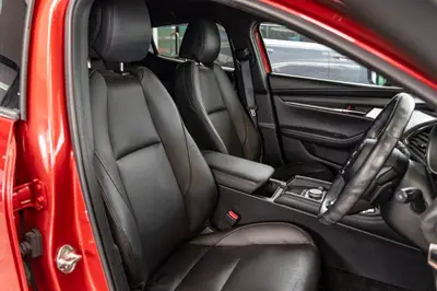 2019 Mazda 3 END OF Month Special - Hybrid top spec photo 11