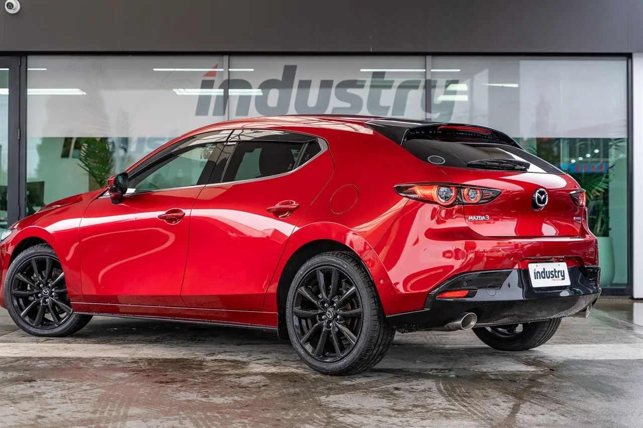 2019 Mazda 3 END OF Month Special - Hybrid top spec
