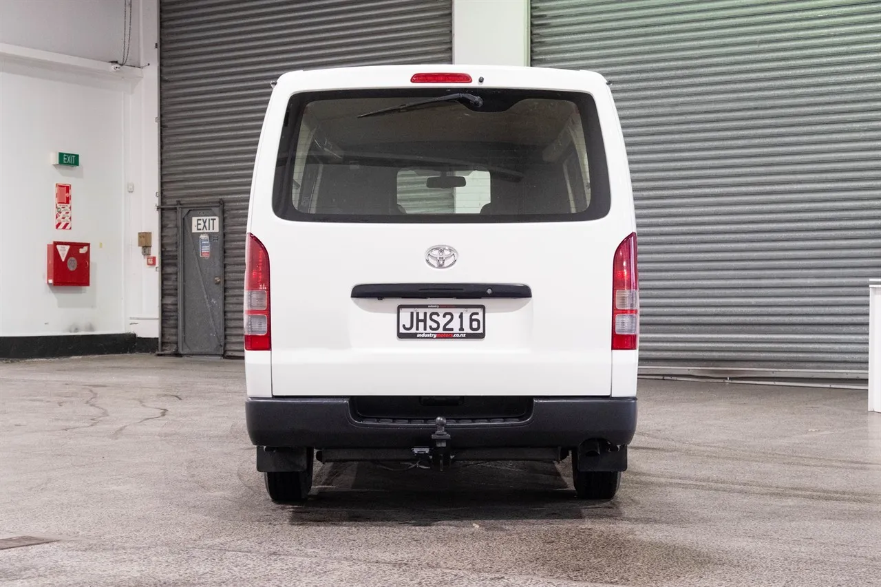 2015 Toyota Hiace ZL 3.0D 5MT