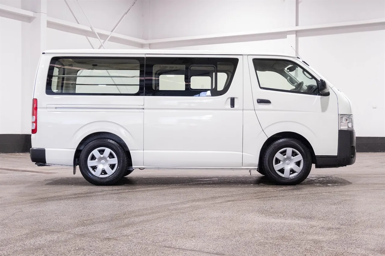2015 Toyota Hiace ZL 3.0D 5MT