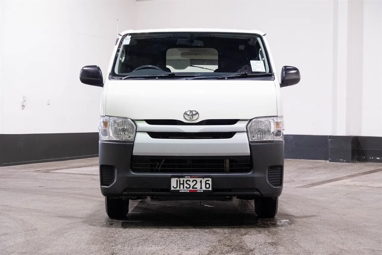 2015 Toyota Hiace ZL 3.0D 5MT