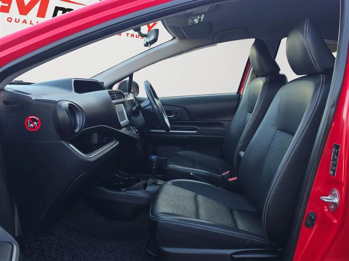 2013 Toyota Aqua Push Start, Leather Seats,