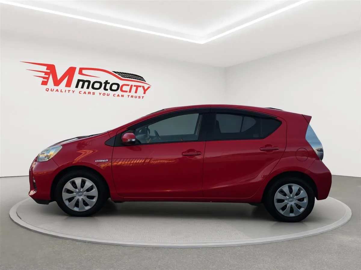 2013 Toyota Aqua Push Start, Leather Seats,