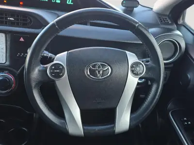 2013 Toyota Aqua Push Start, Leather Seats, photo 18