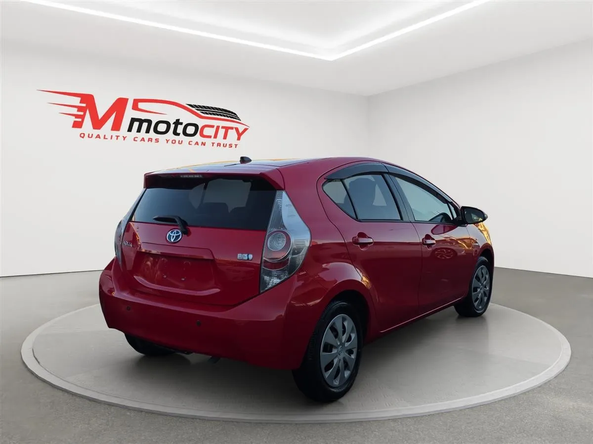 2013 Toyota Aqua Push Start, Leather Seats,