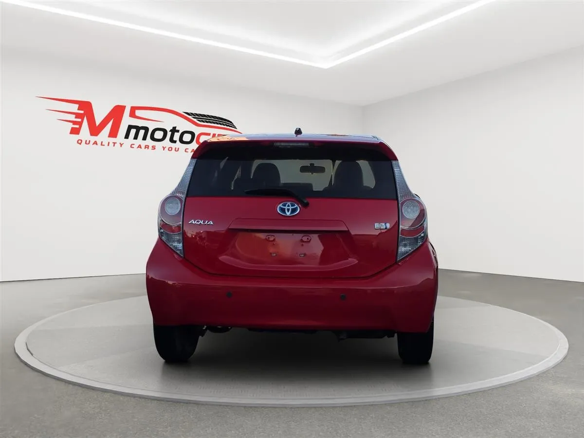 2013 Toyota Aqua Push Start, Leather Seats,