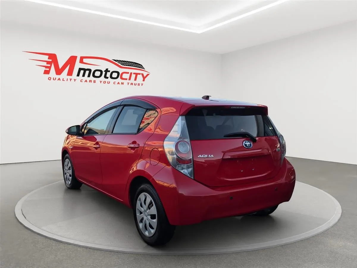 2013 Toyota Aqua Push Start, Leather Seats,