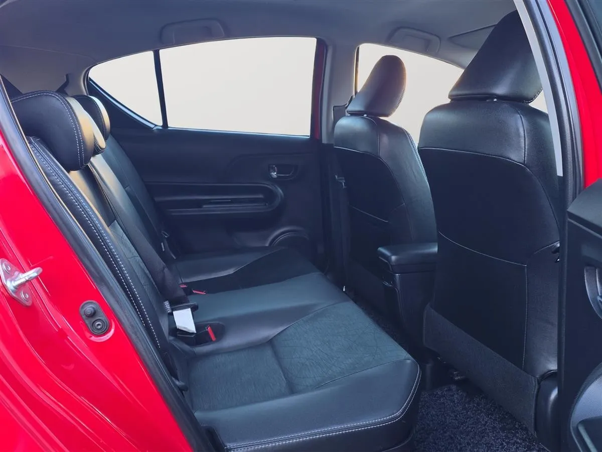 2013 Toyota Aqua Push Start, Leather Seats,