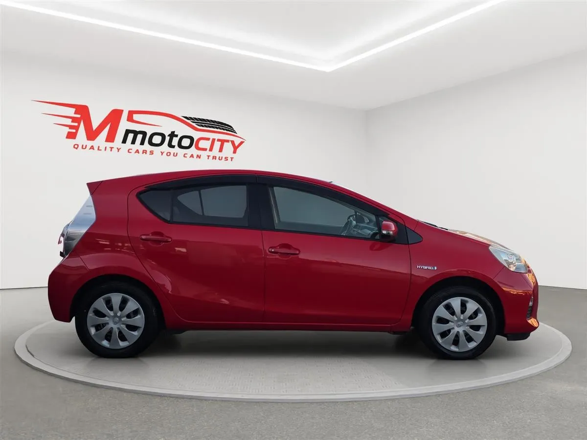 2013 Toyota Aqua Push Start, Leather Seats,