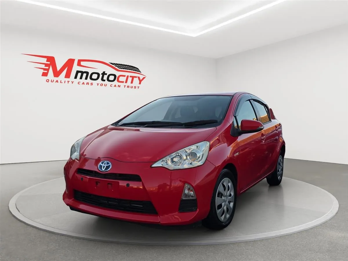 2013 Toyota Aqua Push Start, Leather Seats,