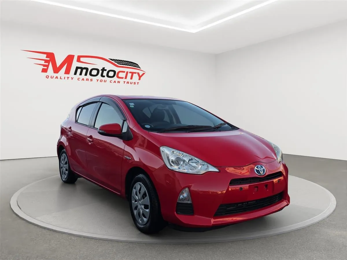 2013 Toyota Aqua Push Start, Leather Seats,