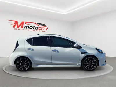 2016 Toyota Aqua GS Sport, Half leather seats photo 2