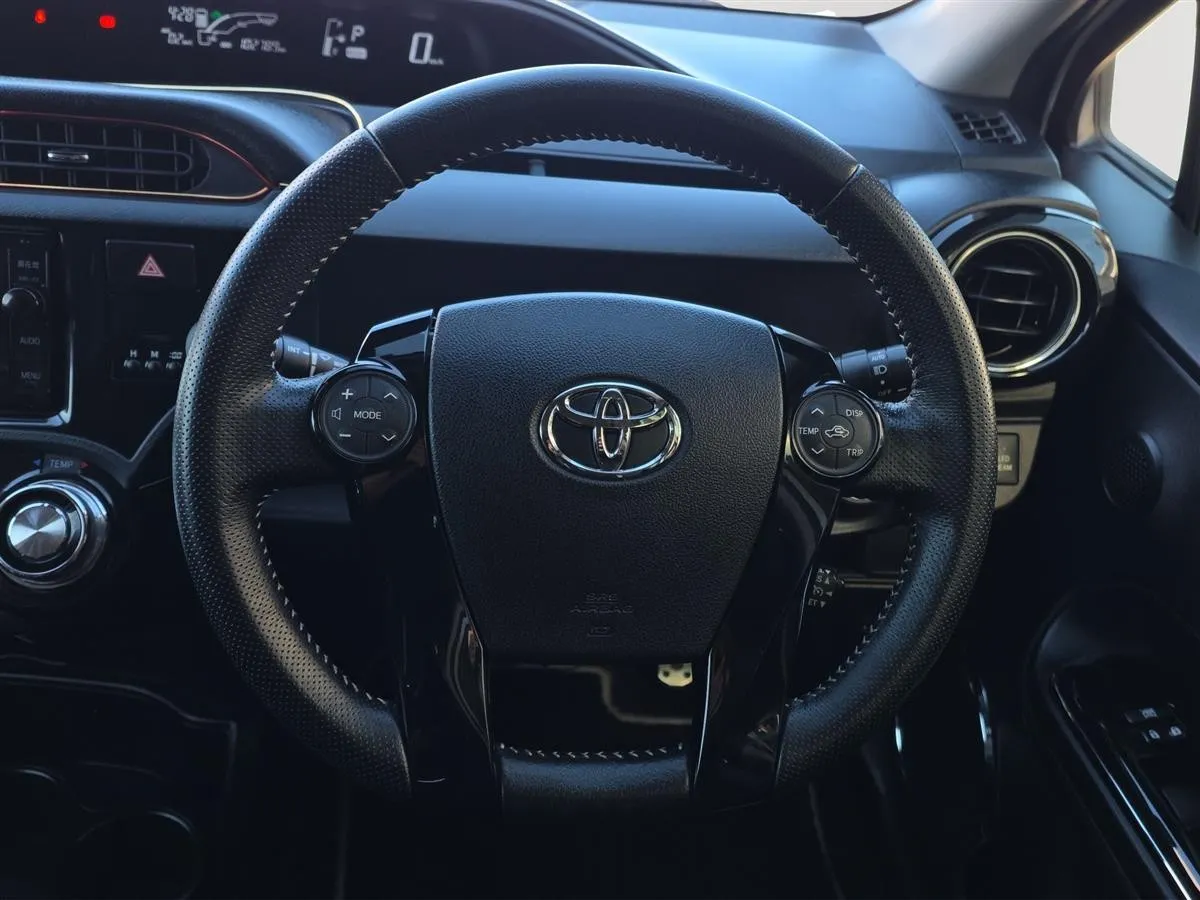 2016 Toyota Aqua GS Sport, Half leather seats