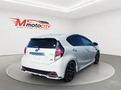 2016 Toyota Aqua GS Sport, Half leather seats photo 3