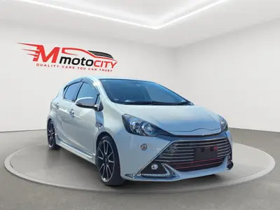 2016 Toyota Aqua GS Sport, Half leather seats photo 1