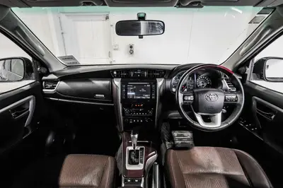 2017 Toyota Fortuner GXL 7S photo 13