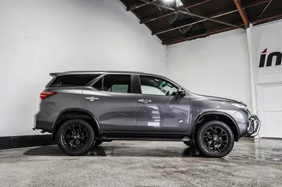 2017 Toyota Fortuner GXL 7S photo 8