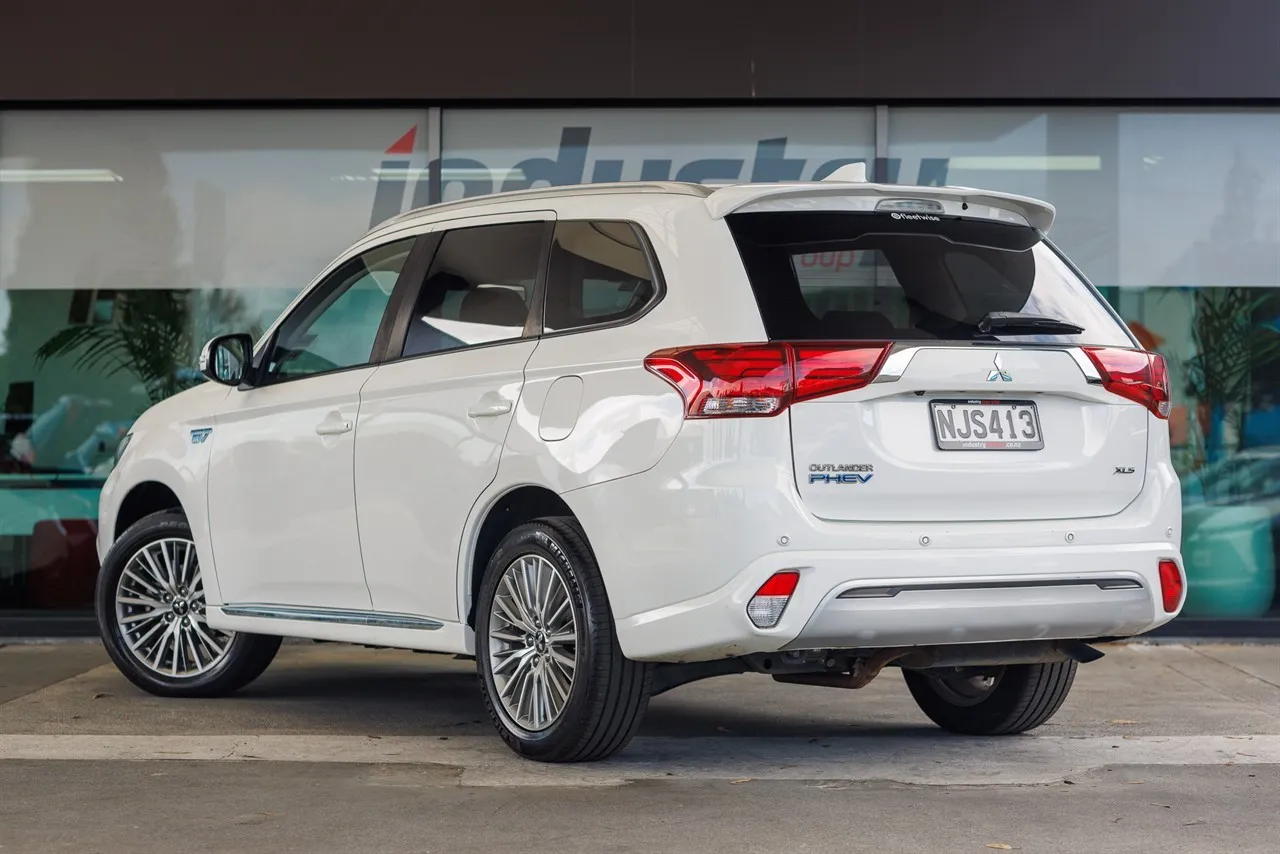 2021 Mitsubishi Outlander XLS PHEV 2.4 4WD NZ