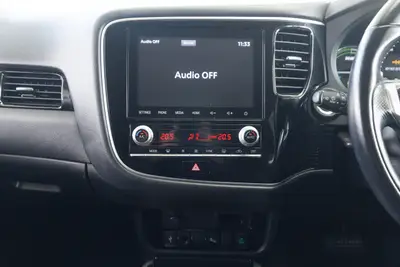 2021 Mitsubishi Outlander XLS PHEV 2.4 4WD NZ photo 17