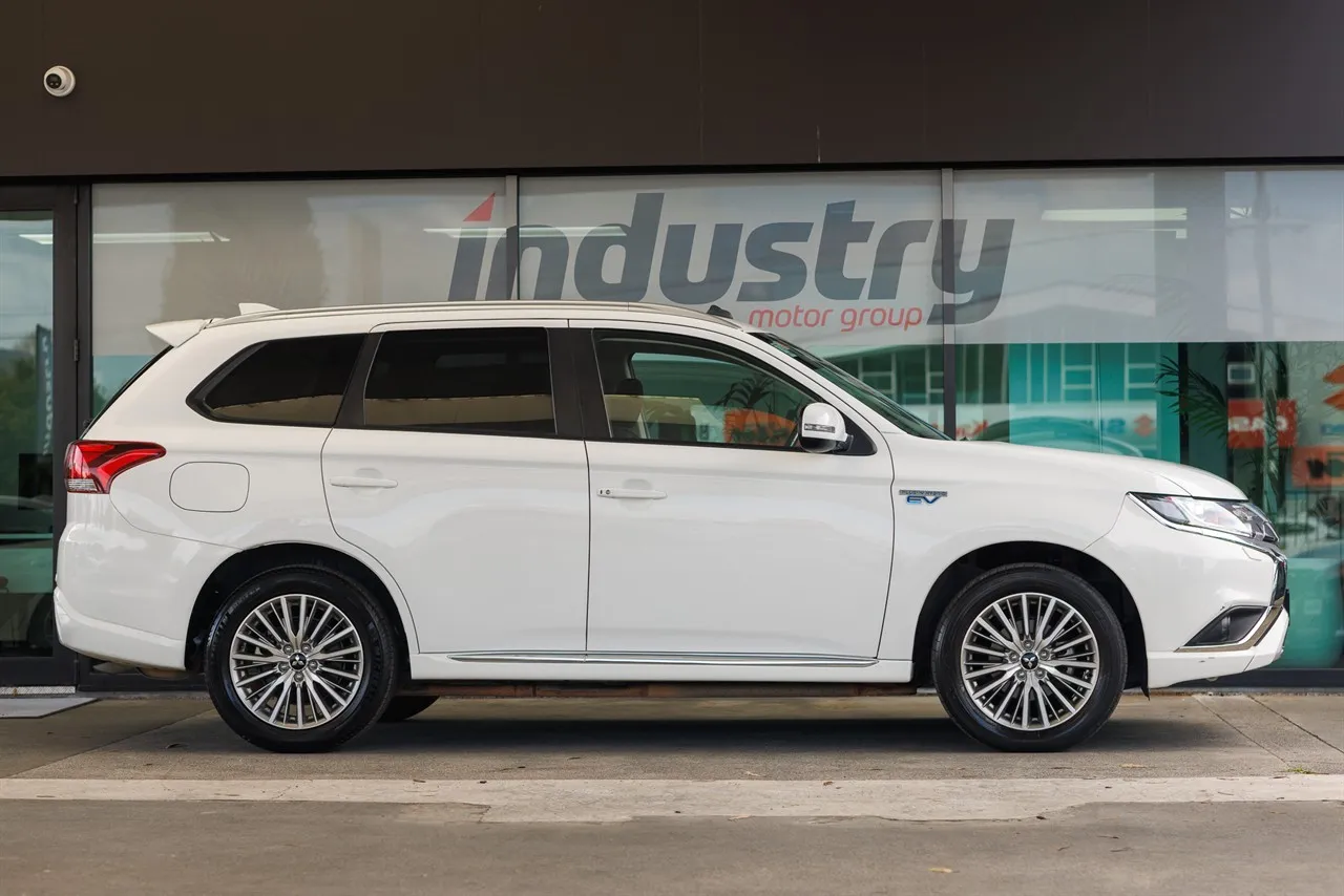 2021 Mitsubishi Outlander XLS PHEV 2.4 4WD NZ