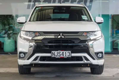 2021 Mitsubishi Outlander XLS PHEV 2.4 4WD NZ photo 6
