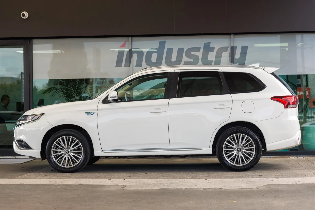 2021 Mitsubishi Outlander XLS PHEV 2.4 4WD NZ