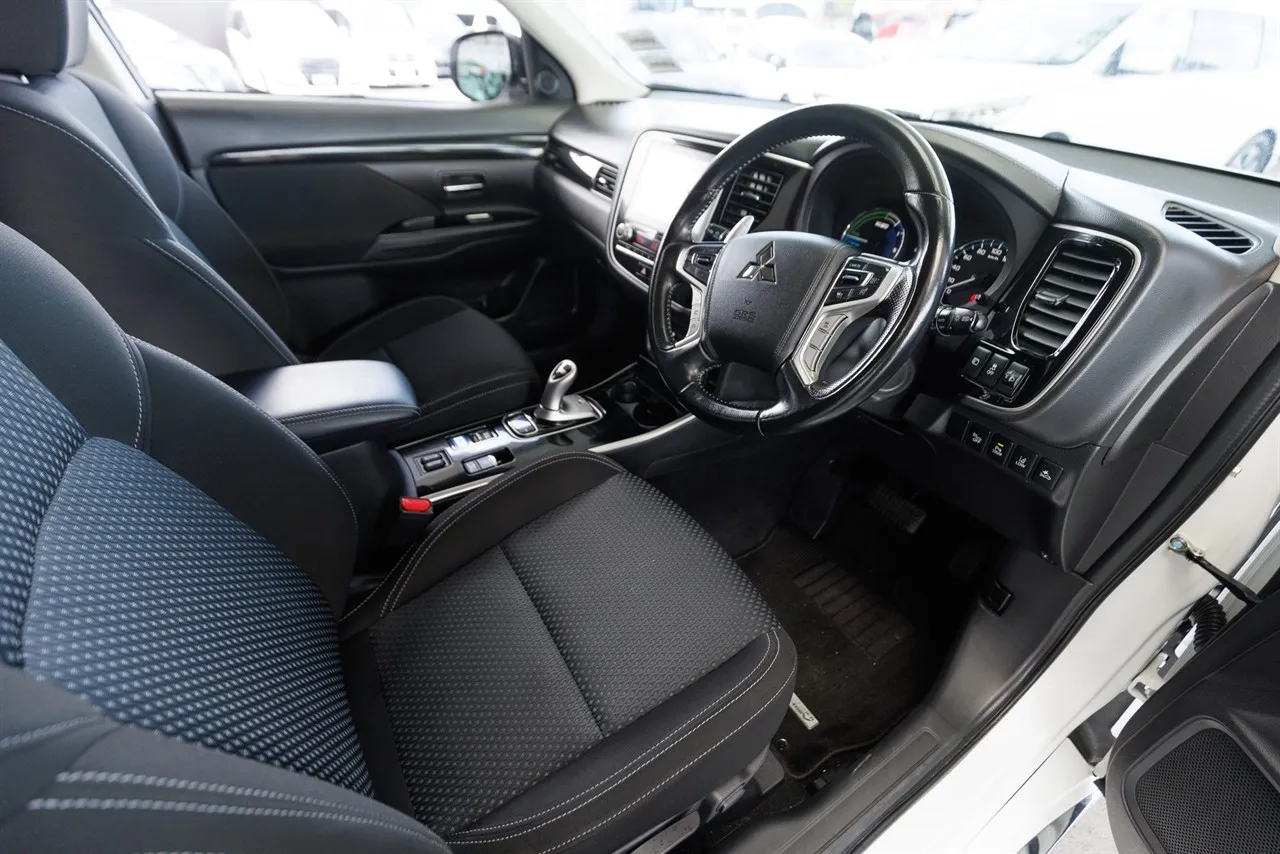 2021 Mitsubishi Outlander XLS PHEV 2.4 4WD NZ