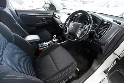 2021 Mitsubishi Outlander XLS PHEV 2.4 4WD NZ photo 14