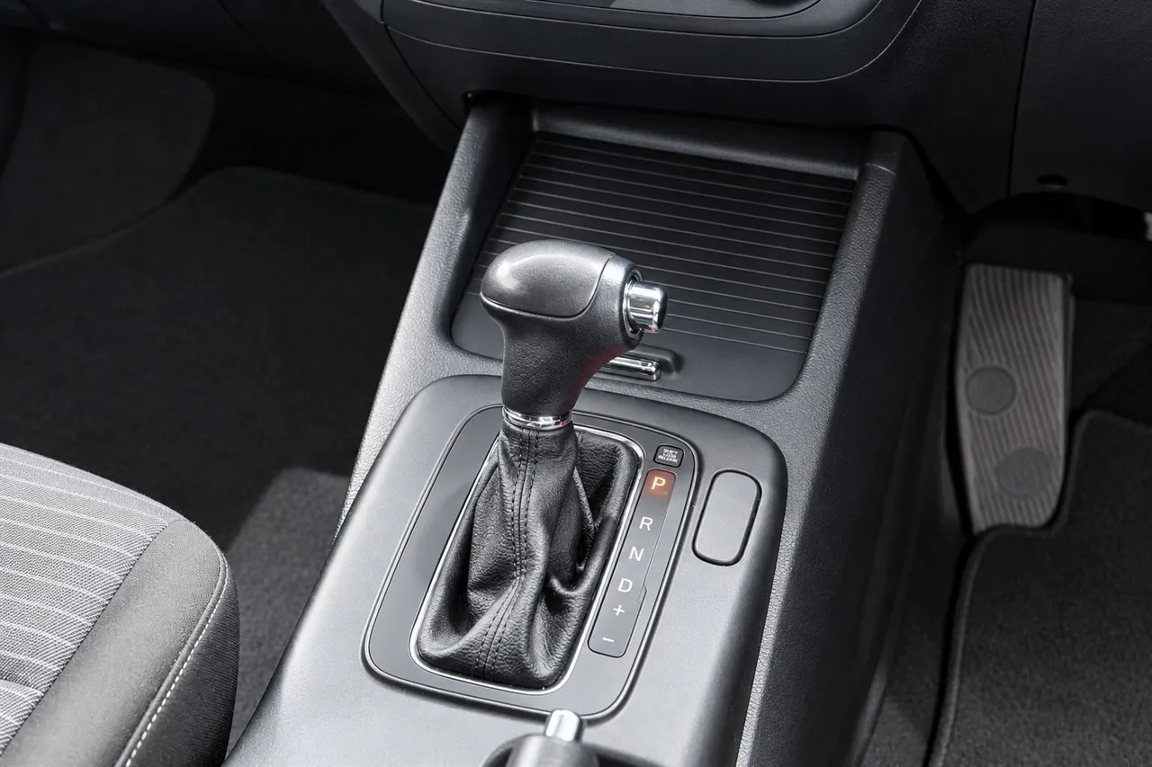 2015 Kia Cerato LX 1.8P/6AT/HA/5DR/5