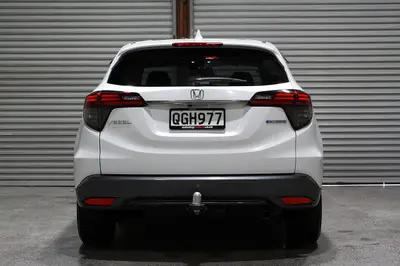 2018 Honda Vezel Hybrid X Sensing photo 10